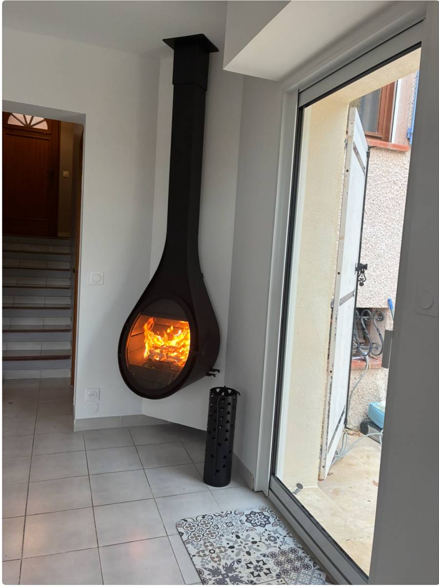 Installation d’une cheminée Métal moderne MINI DROP ROCAL sur Pierrevert Proche de Manosque