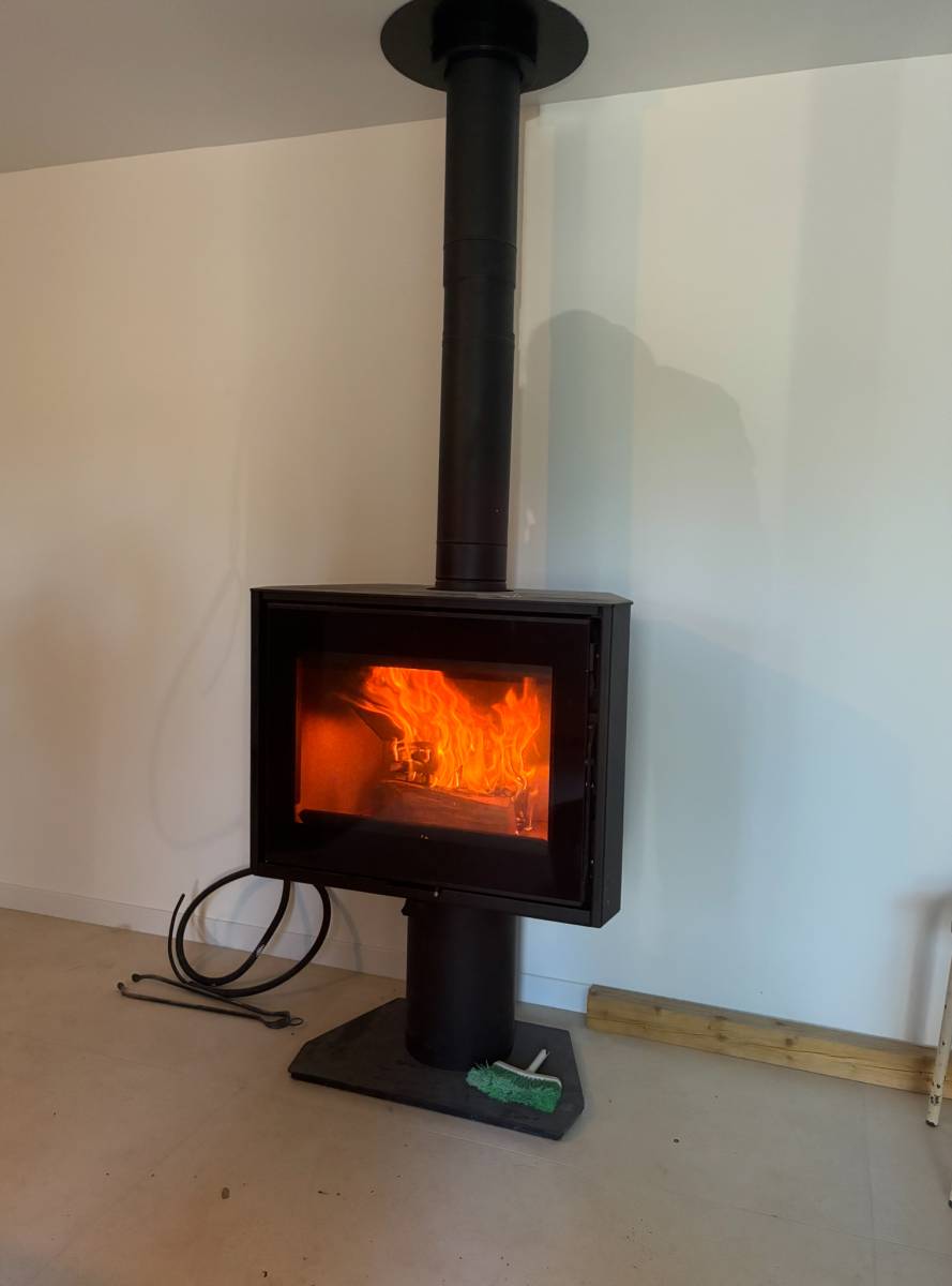 Transformation d'une vieille cheminée avec un insert moderne Auriol 13390