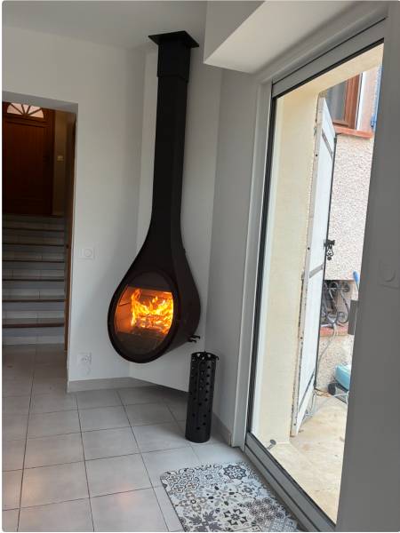 Installation d’une cheminée Métal moderne MINI DROP ROCAL sur Pierrevert Proche de Manosque