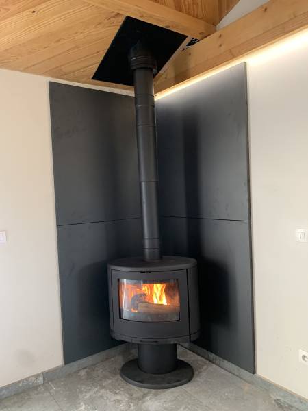 Installation d’un poêle à bois DOVRE en fonte sur Jouques proche d’Aix-en-Provence