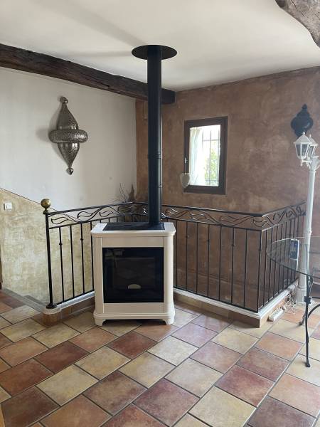 Installation d’un Poêle à granulés SKIA DESIGN sur Le Puy-Sainte-Réparade proche de Lambesc